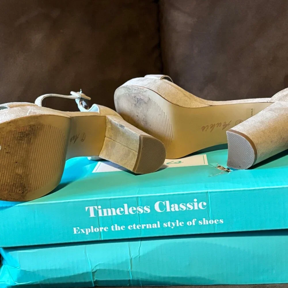 Ankis 4 Inches Chunky Platform heels Sandals Women Nude Suede sz 7‎